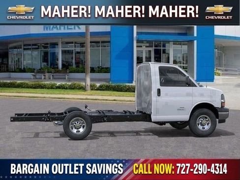 New 2025 Chevrolet Express 3500 w/ Power Convenience Package RWD image 29