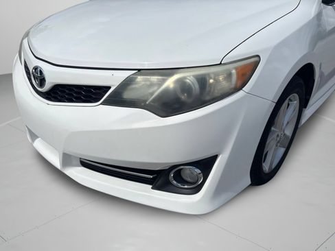 Used 2014 Toyota Camry SE FWD image 30