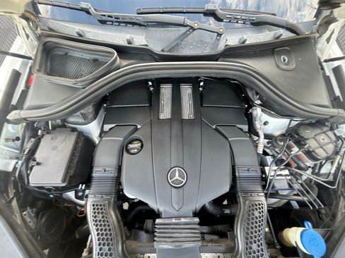 Used 2018 Mercedes-Benz GLS 450 4MATIC w/ Premium Package image 18