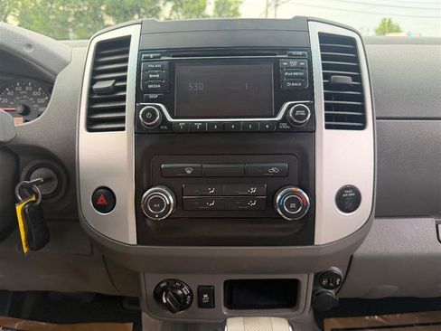 Used 2017 Nissan Frontier SV AWD/4WD image 24
