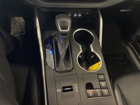 Used 2023 Toyota Highlander XLE image 22