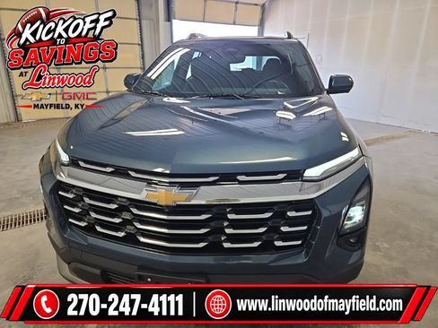 Used 2025 Chevrolet Equinox LT w/ Convenience Package II AWD/4WD image 3