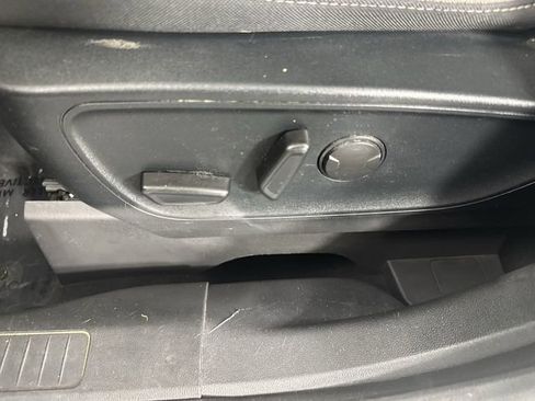 Used 2020 Ford Escape SE FWD image 20