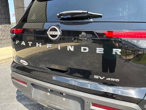 Used 2022 Nissan Pathfinder SV AWD/4WD image 31