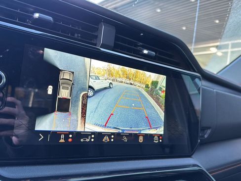 Used 2024 GMC Sierra 1500 AT4 w/ Technology Package image 22