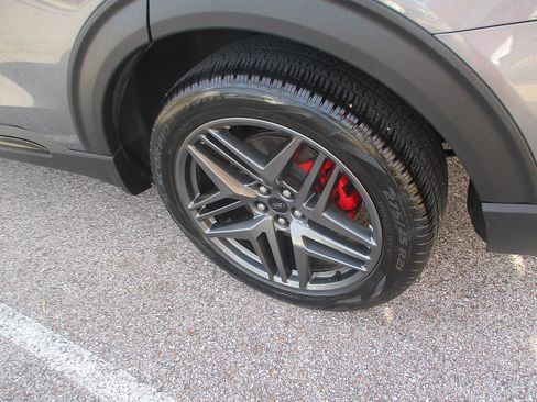 Used 2025 Ford Explorer ST-Line w/ ST-Line Street Pack AWD/4WD image 24
