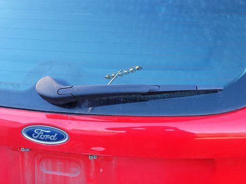 Used 2016 Ford Focus SE w/ Reverse Sensing Package image 12