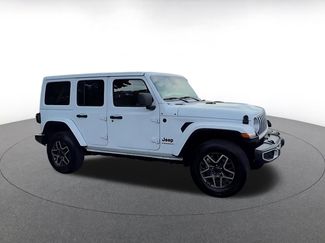 Used 2025 Jeep Wrangler Unlimited Sahara AWD/4WD video 2