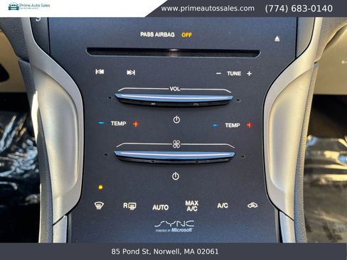 Used 2013 Lincoln MKZ AWD image 20