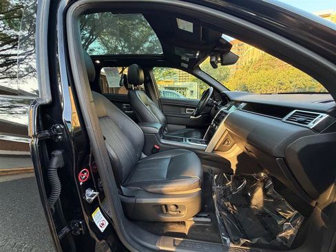 Used 2019 Land Rover Discovery Sport AWD/4WD image 17