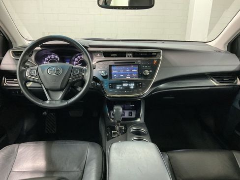 Used 2018 Toyota Avalon XLE image 7