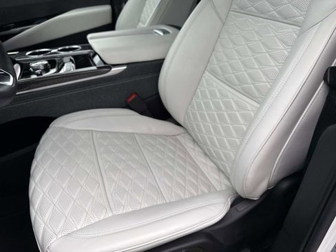 Used 2025 Cadillac Escalade V image 23