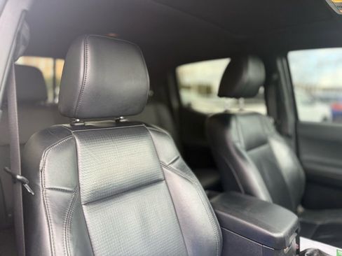 Used 2021 Toyota Tacoma TRD Off-Road w/ TRD Premium Off Road Package image 21