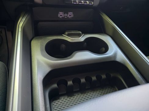 Used 2025 RAM 1500 Big Horn AWD/4WD image 23