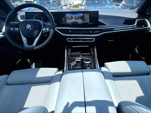 Used 2025 BMW X5 xDrive50e w/ Premium Package AWD/4WD image 10