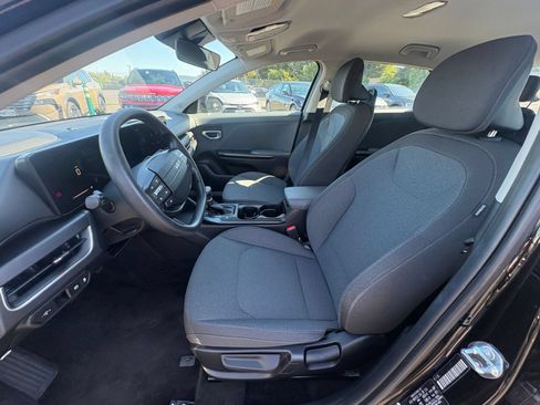 Used 2025 Kia K4 FWD image 27