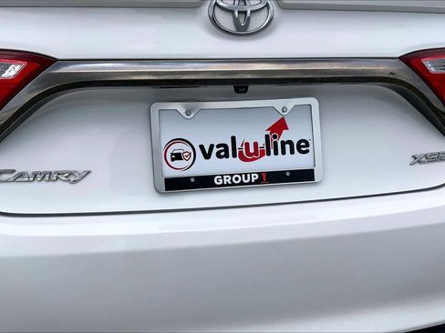Used 2015 Toyota Camry XSE FWD image 10