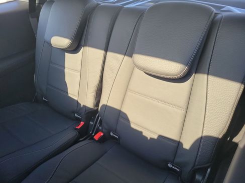 New 2026 Mercedes-Benz GLS 580 4MATIC image 11