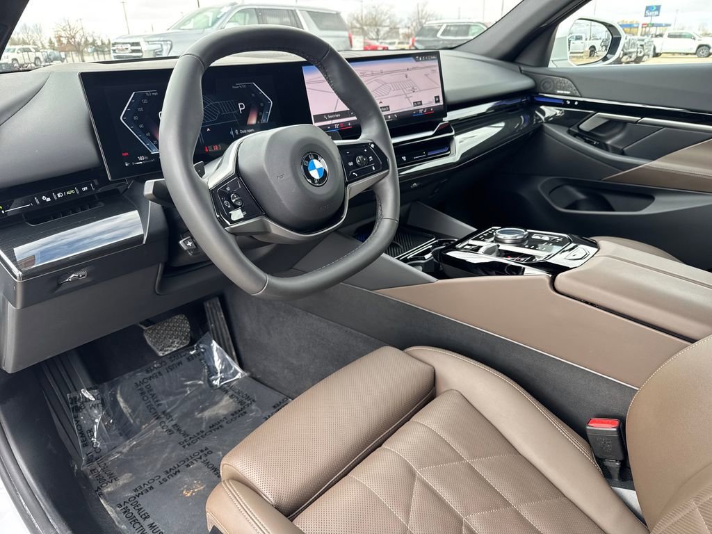 Used 2026 BMW 530i xDrive AWD/4WD image 14