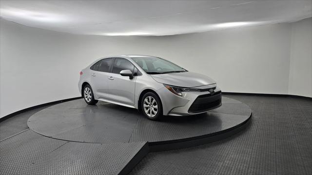 Used 2025 Toyota Corolla LE FWD image 11