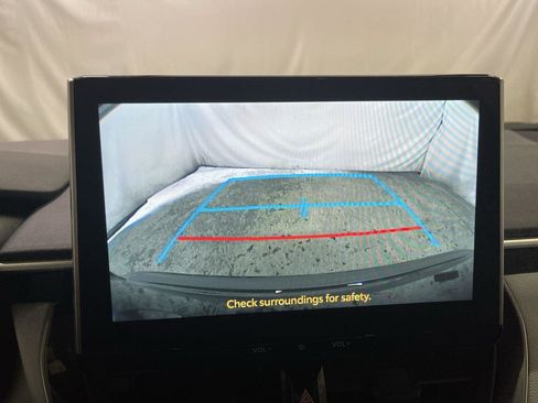 Used 2025 Toyota Corolla SE image 17