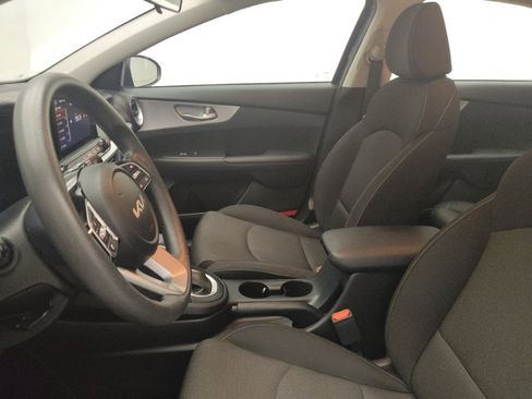 Used 2022 Kia Forte LXS FWD image 17