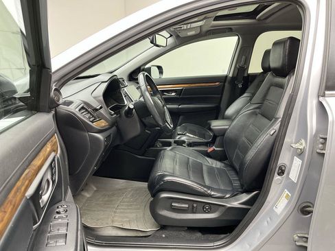Used 2019 Honda CR-V Touring image 3
