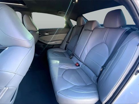 Used 2019 Toyota Avalon Limited FWD image 19