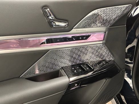 Used 2025 BMW 760i xDrive w/ Executive Package image 25