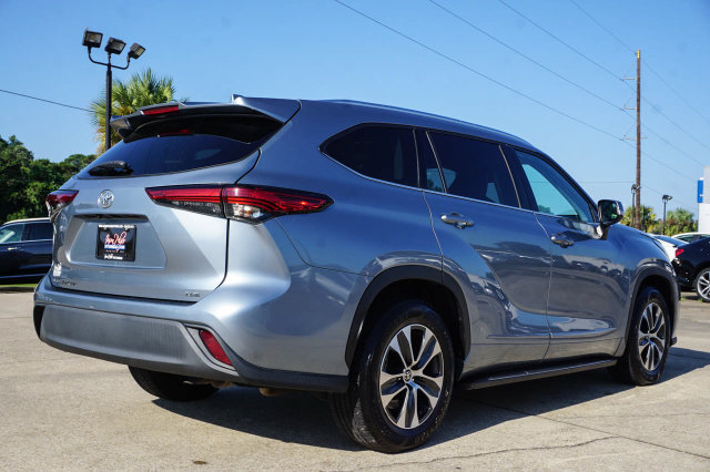 Used 2021 Toyota Highlander XLE FWD image 4