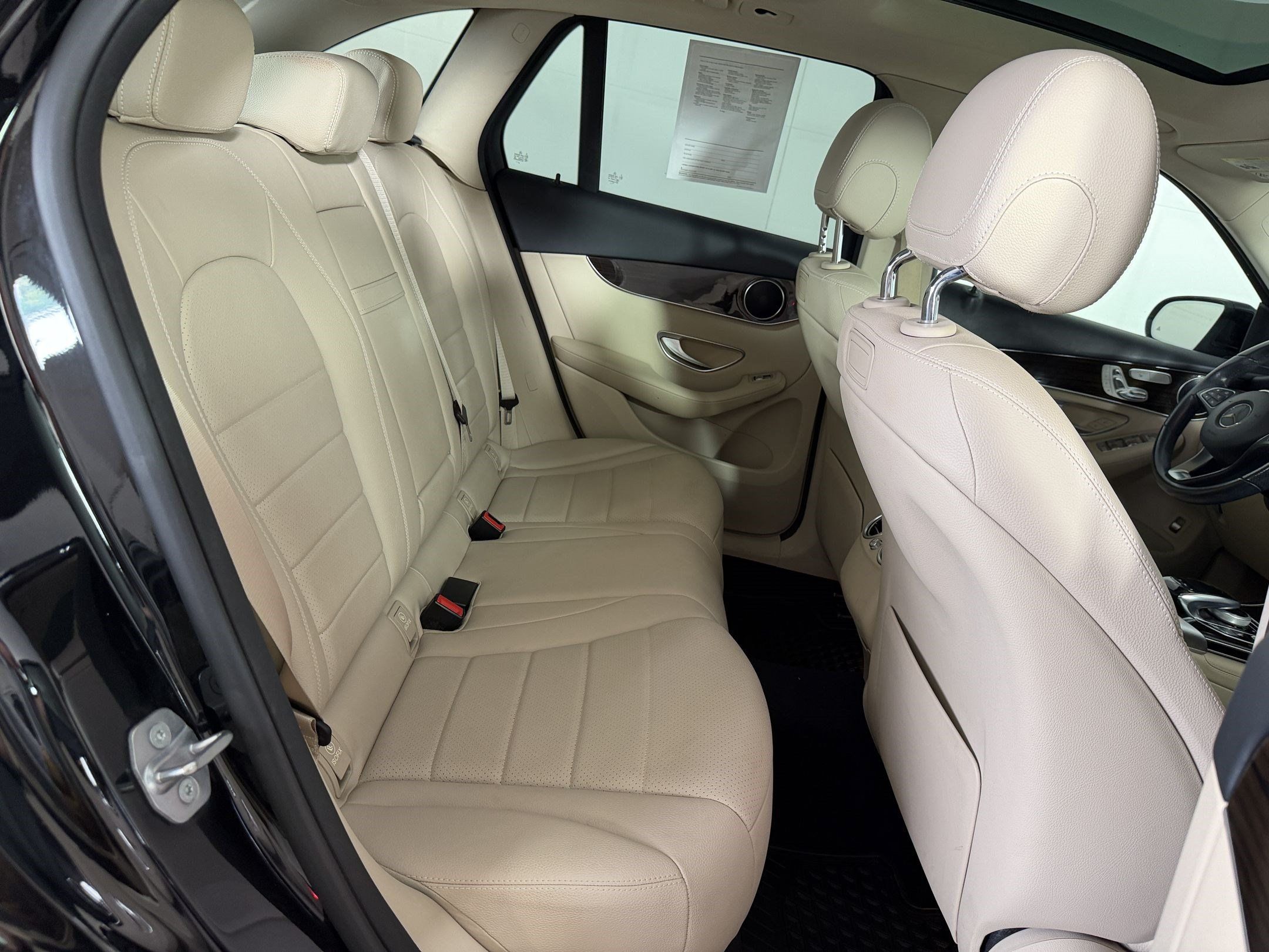 Used 2019 Mercedes-Benz GLC 300 4MATIC image 31