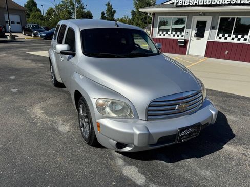 Used 2010 Chevrolet HHR LT FWD image 3