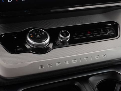 Used 2025 Ford Expedition Active AWD/4WD image 27