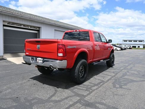 Used 2018 RAM 1500 SLT AWD/4WD image 19