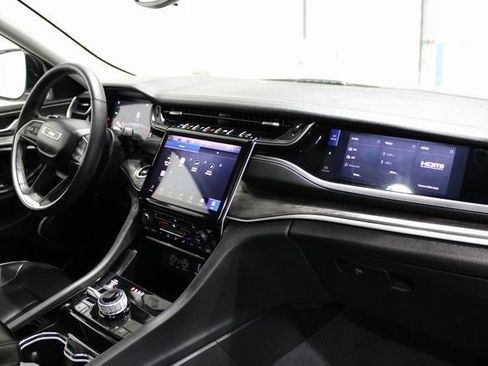 Used 2023 Jeep Grand Cherokee 4WD 4xe image 32