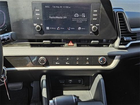 Used 2024 Kia Sportage LX image 19