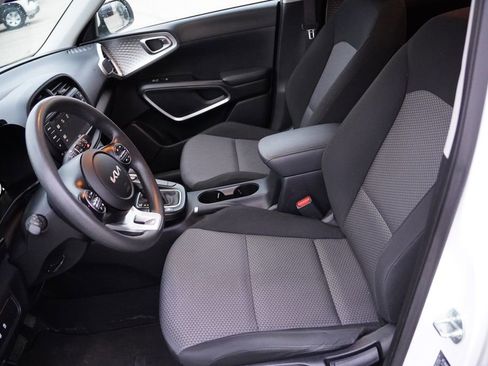 Certified 2024 Kia Soul LX w/ Option Group 015 image 4