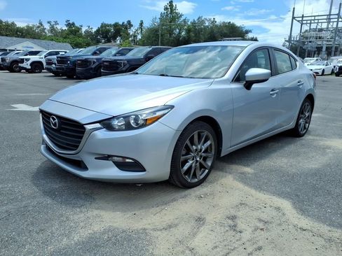 Used 2018 MAZDA MAZDA3 Touring FWD image 3