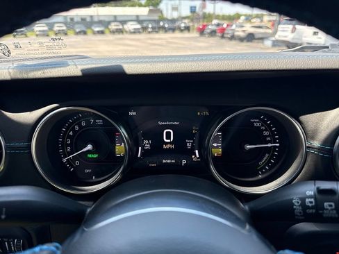 Used 2022 Jeep Wrangler Unlimited Rubicon 4xe w/ Cold Weather Group AWD/4WD image 16