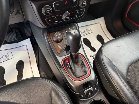 Used 2019 Jeep Compass Trailhawk AWD/4WD image 24