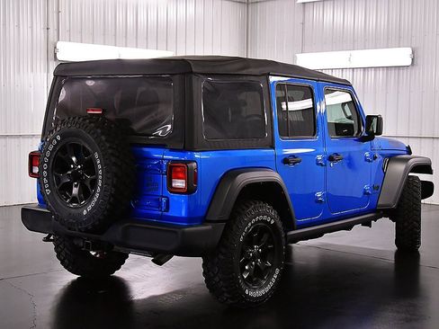 Used 2023 Jeep Wrangler Willys image 7