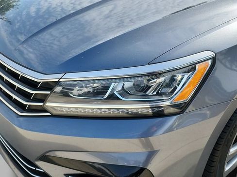 Used 2016 Volkswagen Passat 1.8T R-Line w/ R-Line Lighting Package FWD image 32
