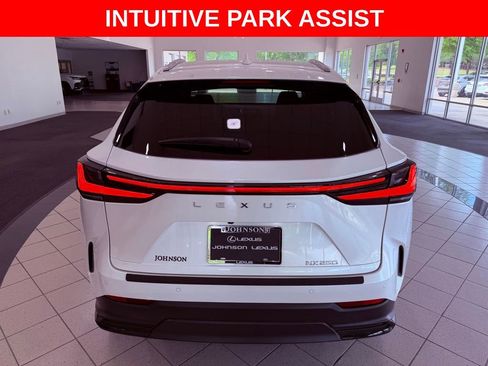 Used 2025 Lexus NX 250 FWD w/ Accessory Package (Z2) image 6
