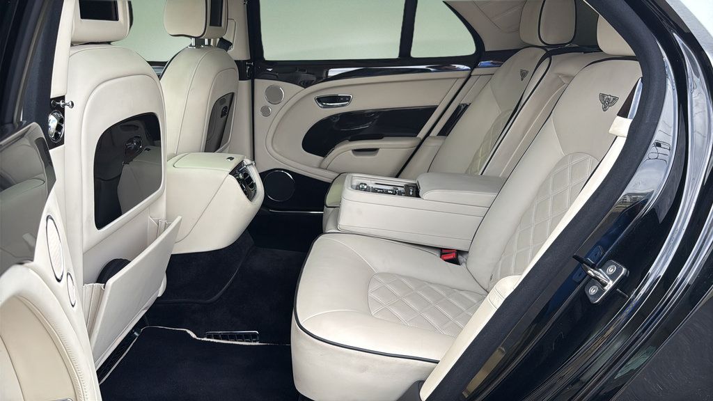 Used 2013 Bentley Mulsanne RWD image 24