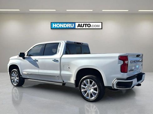 Used 2022 Chevrolet Silverado 1500 High Country w/ High Country Premium Package image 3