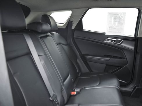 Used 2023 Kia Sportage EX image 14