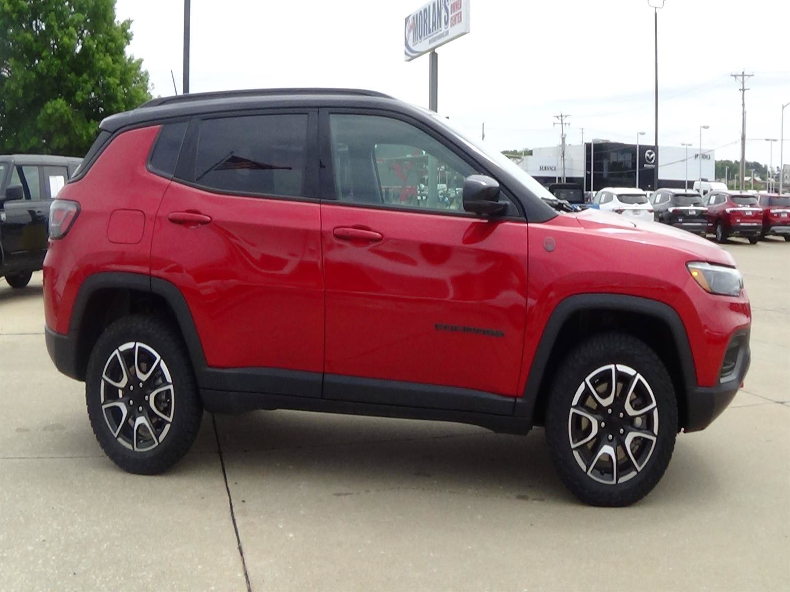 Certified 2024 Jeep Compass Trailhawk w/ Trailhawk Elite Group AWD/4WD image 5