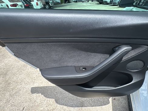 Used 2022 Tesla Model 3 Long Range image 16