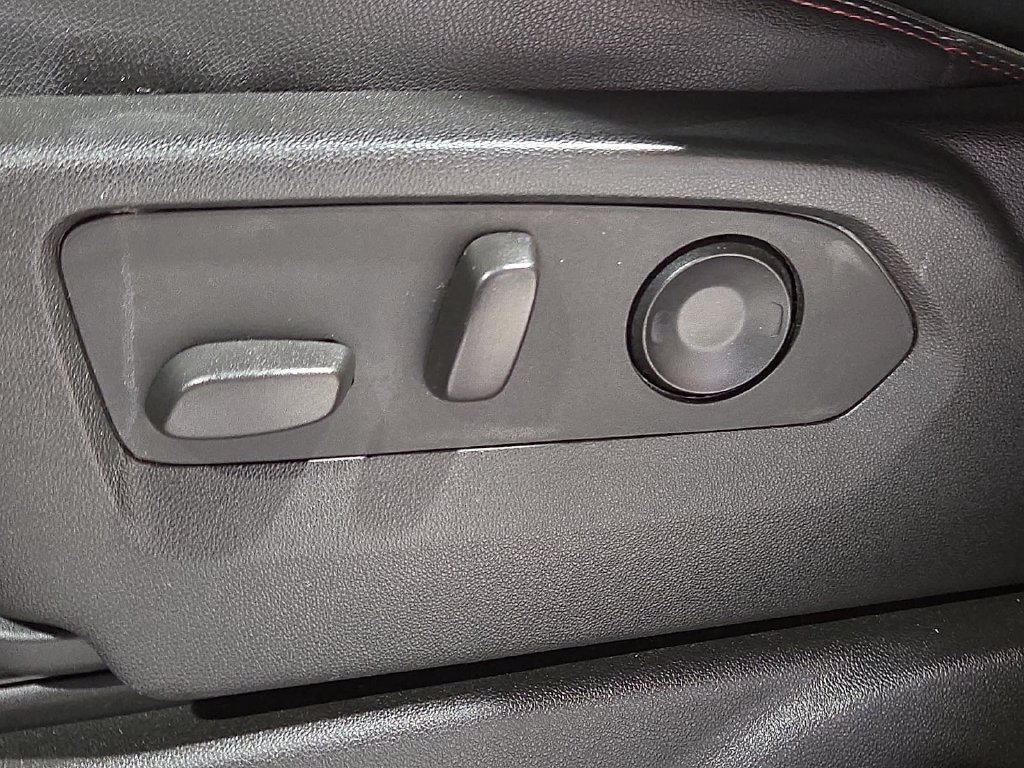 Used 2021 Chevrolet Suburban RST RWD image 19