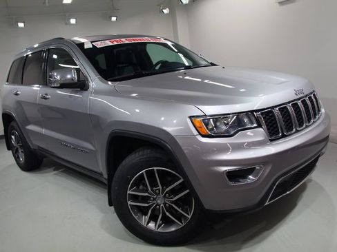 Used 2017 Jeep Grand Cherokee Limited AWD/4WD image 10